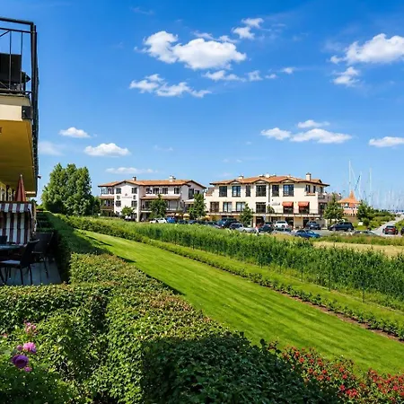 9987-urlaubstraeume-am-meer-we-3-4-strandkorb-auf-der-terrasse * Ostseebad Kühlungsborn